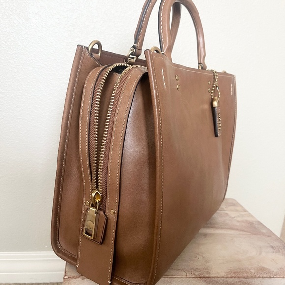 Coach Rogue 30 MTO - Picture 3 of 9